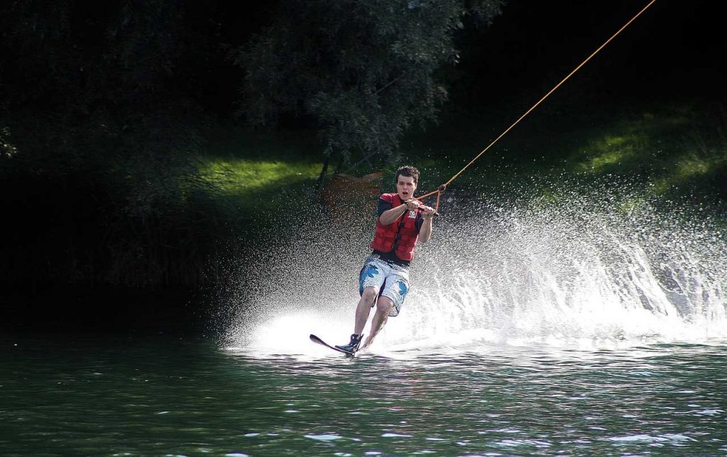 Water-skiing-action