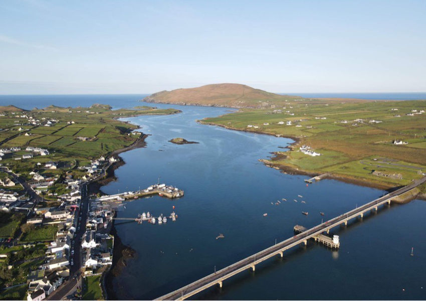 Вид с воздуха на Портмаги в Южном Керри, где в минувшие выходные проходил чемпионат Ирландии по морской гребле.